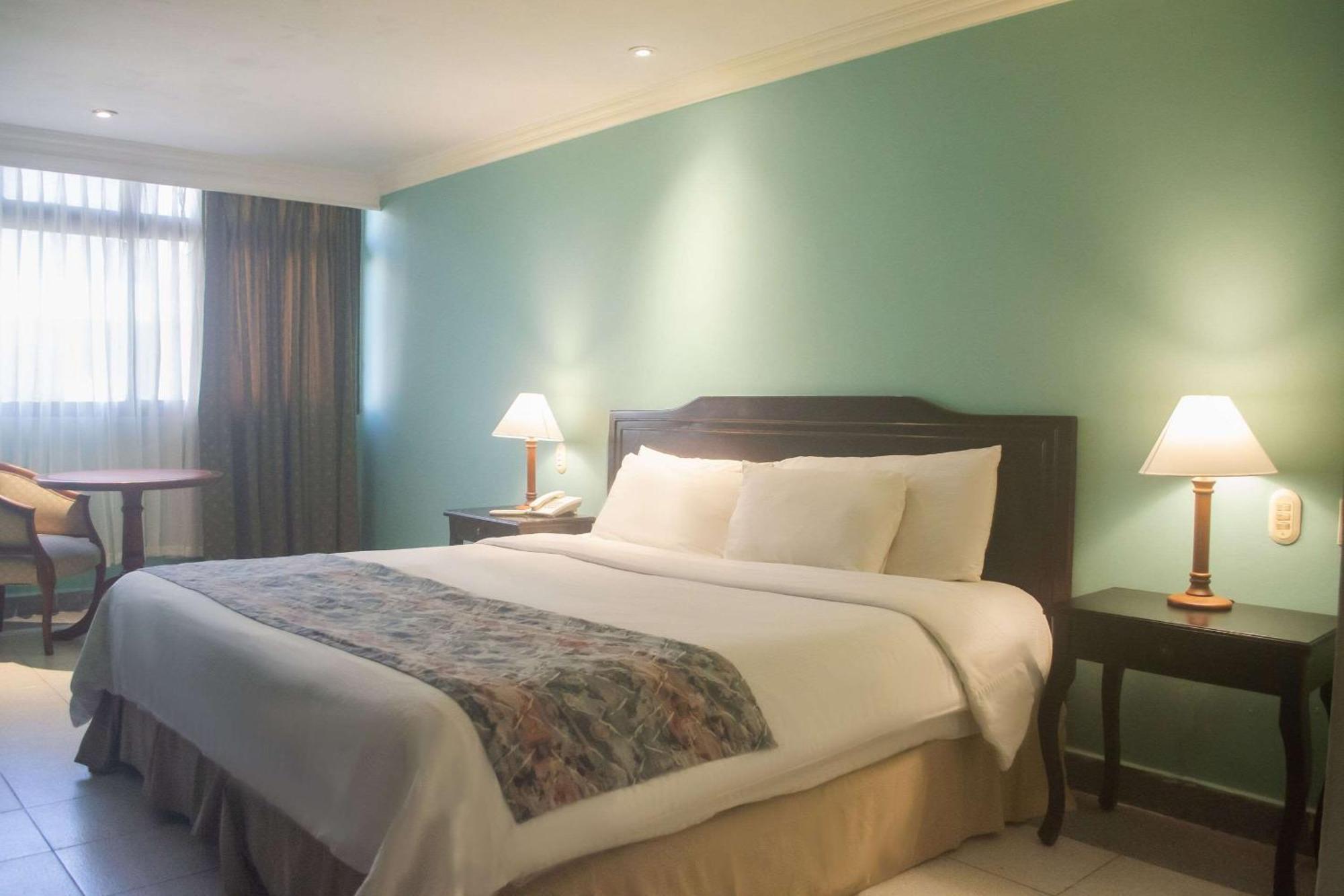 Hotel Faranda Express Puerta Del Sol Barranquilla, A Member Of Radisson Individuals Exterior foto